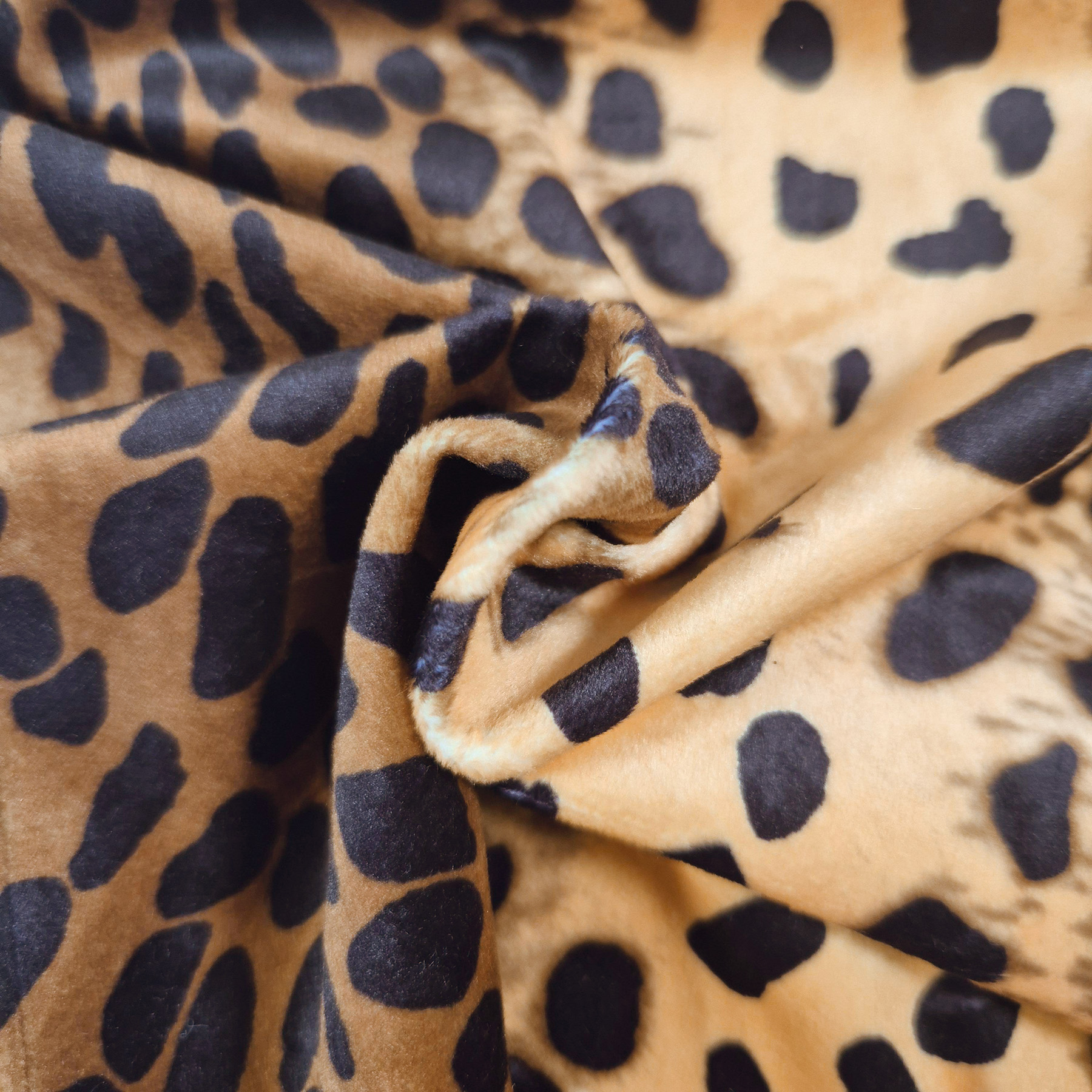 Animal Print - Velour (3706) - Image 2