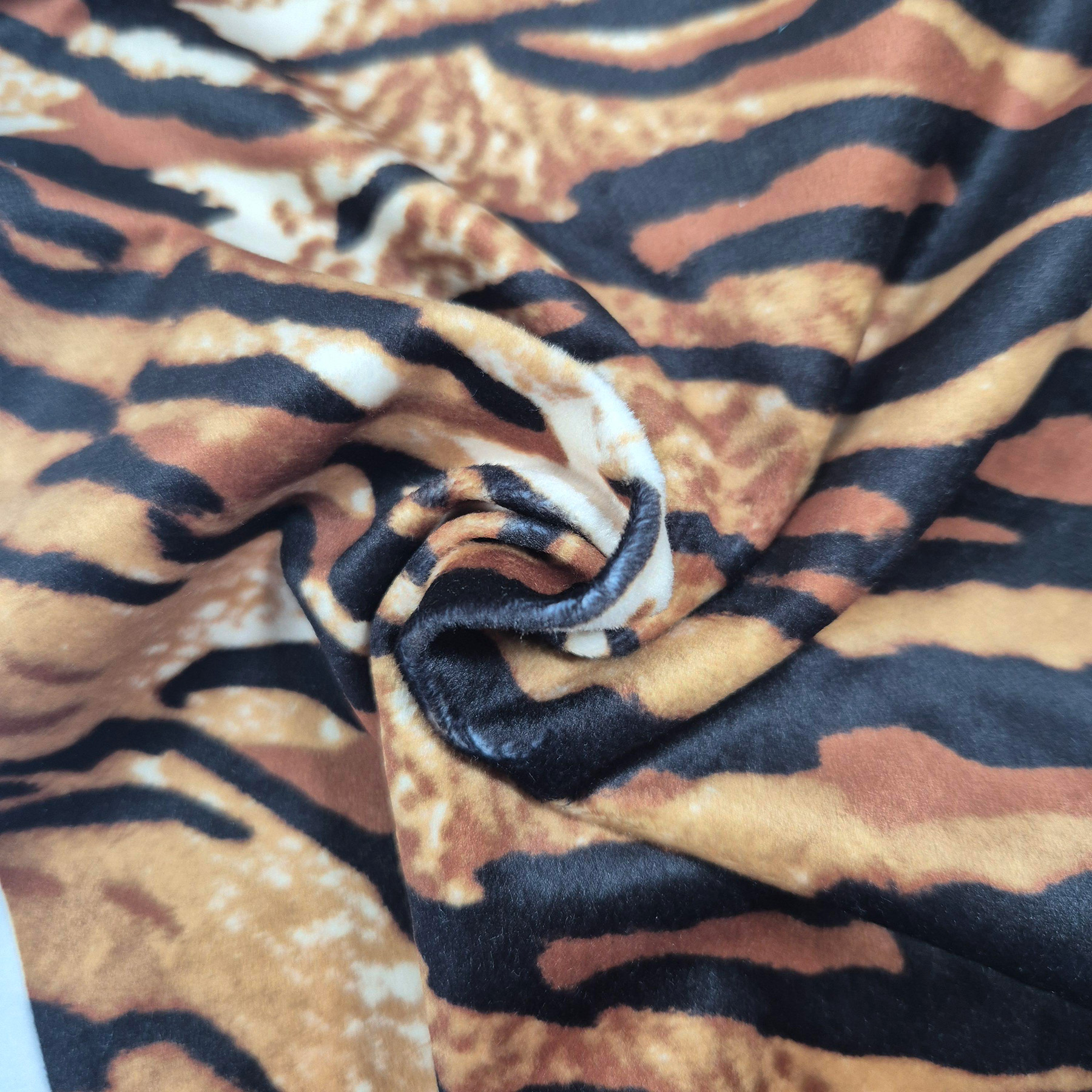 Animal Print - Velour (3706) - Image 3